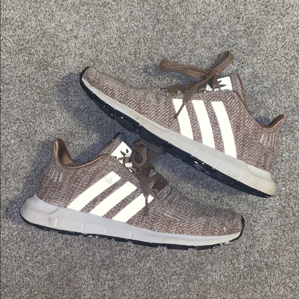 Tan Adidas